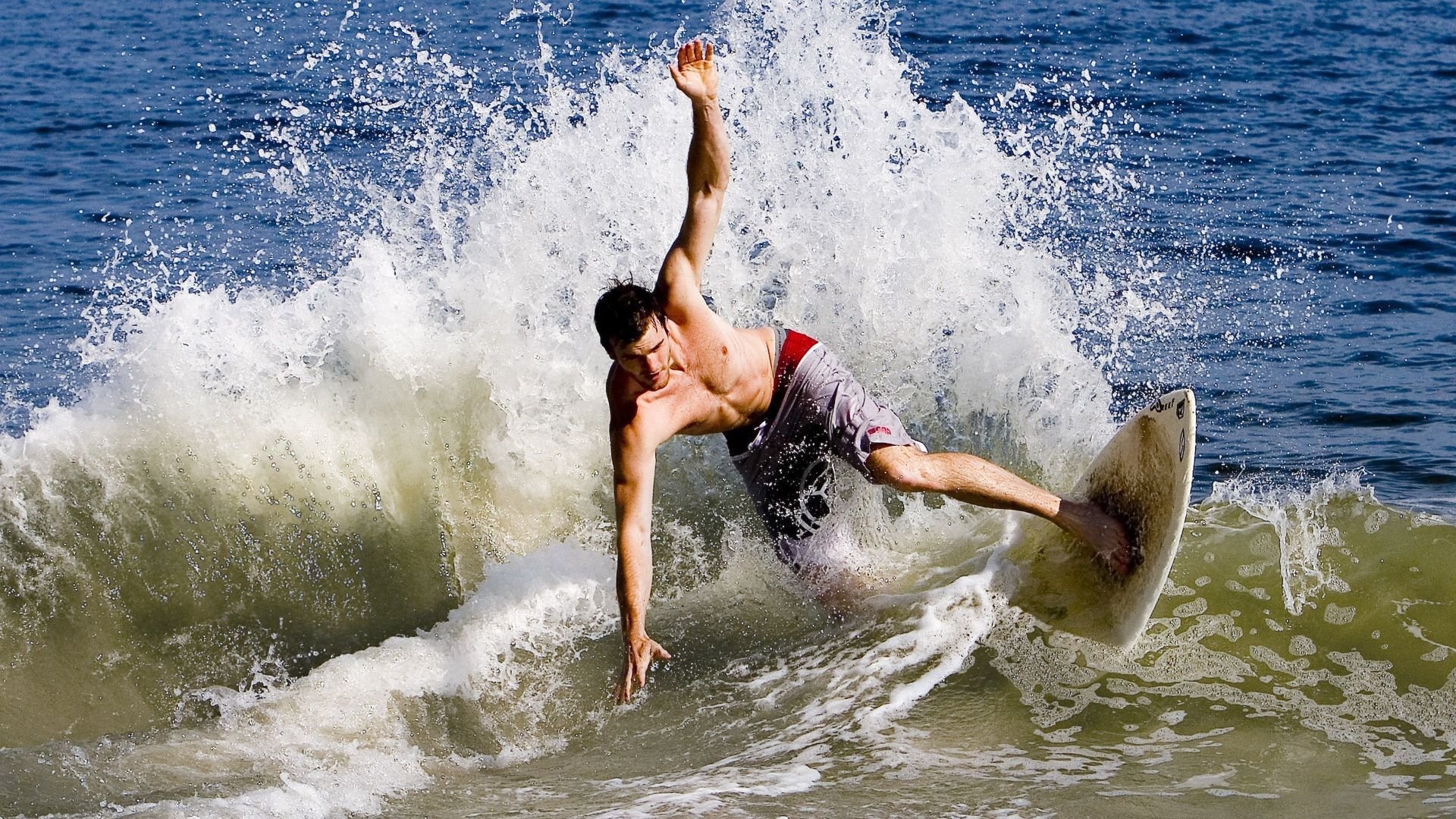 十六彩中式台球大师赛 长袋精准度成冠军杀手锏